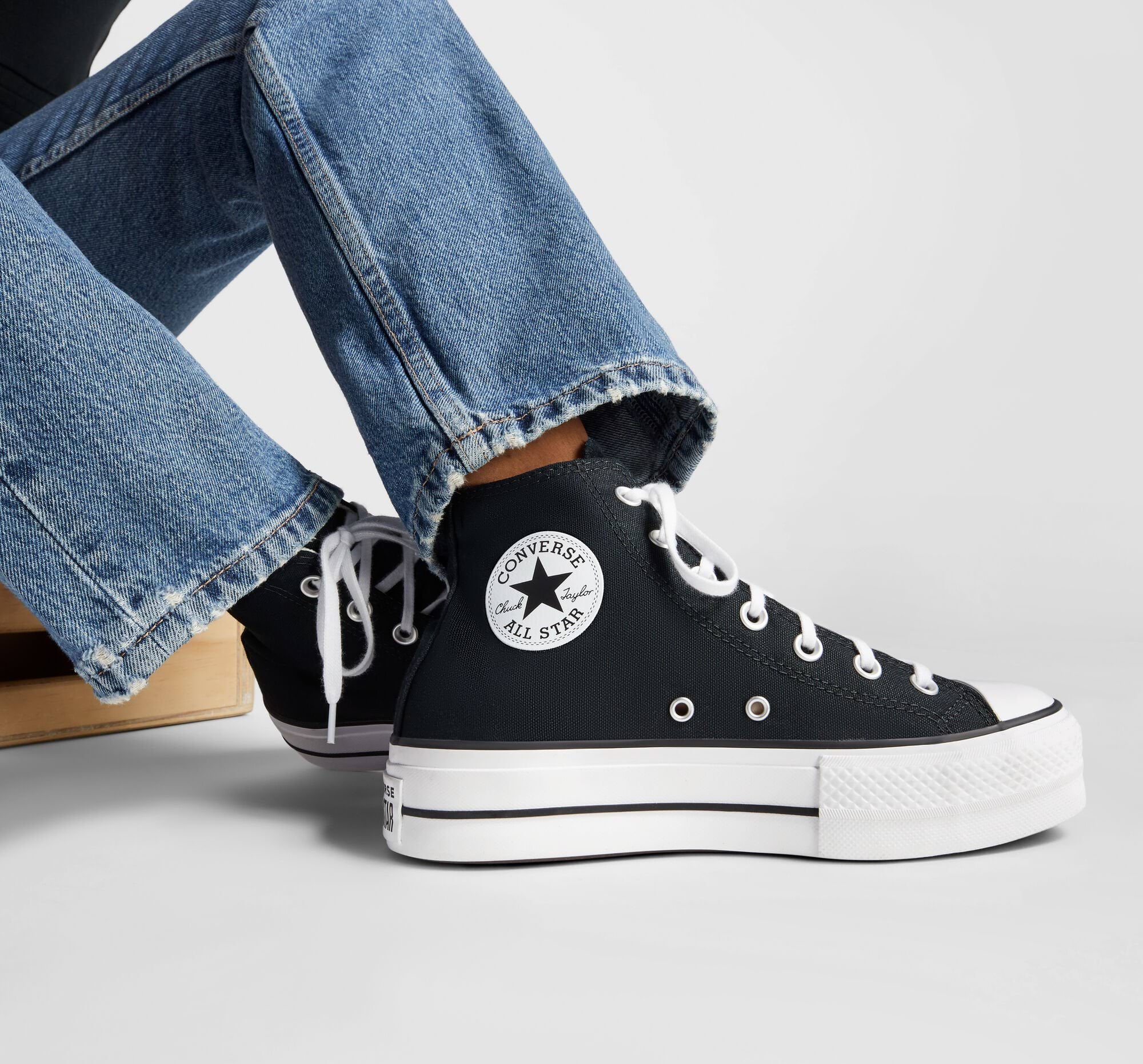 Chuck Taylor All Star Lift Platform Canvas 560845C Black/White
